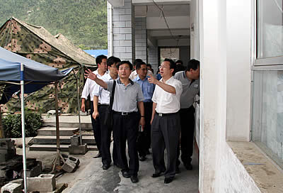 中科院青聯(lián)、團(tuán)委代表回訪中科院青年北川希望小學(xué)原址