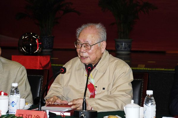 馬識途老先生對成都分院建院五十周年總結說：回顧艱難歷程，邁出創新腳步，展望光輝未來